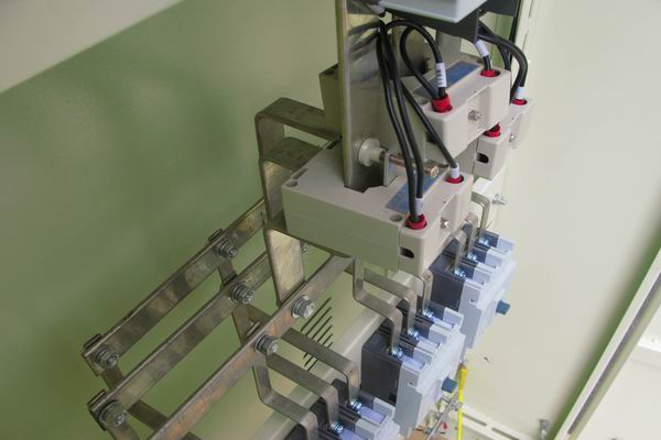 朝阳配电柜-应急照明配电柜使用对工作人员的具